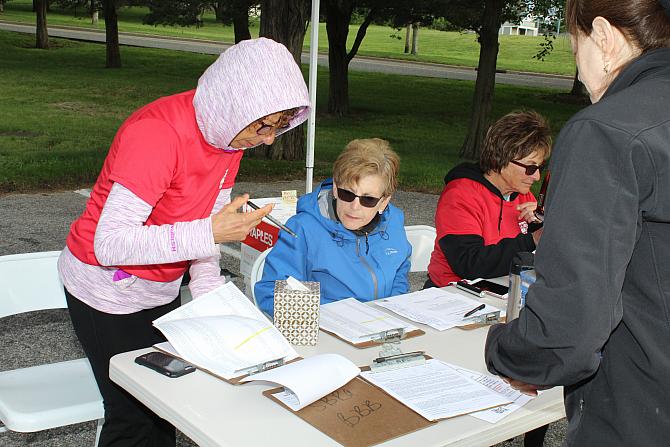 Gladys, Barbara and Elaine Working Registration